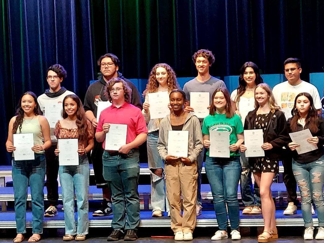 Derby_Languages's tweet photo. Congratulations to the 2022-23 DHS Seal of Biliteracy recipients. Derby High School is proud of you!!!! https://t.co/6TKZyvn7tI