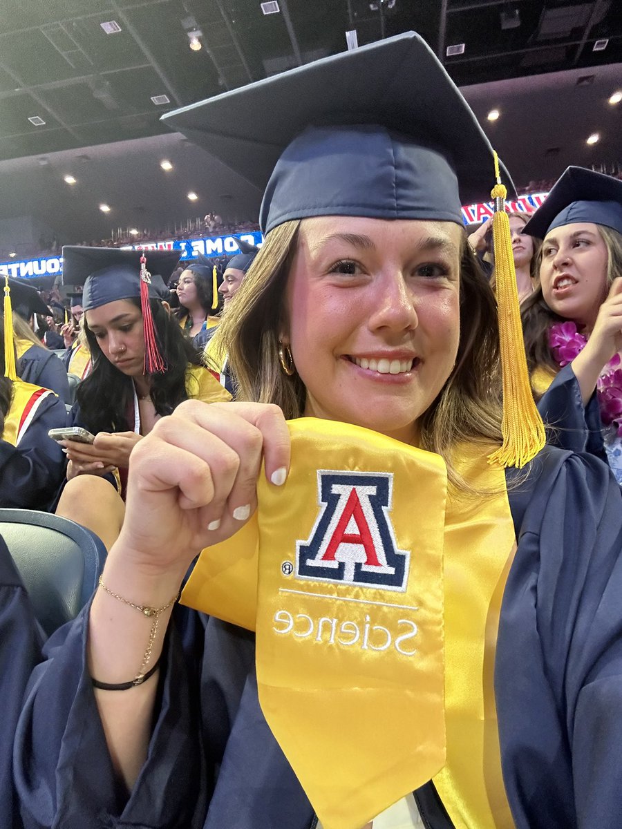 Lexifonderr's tweet photo. #COSgrad2023 #firstgengrad “You miss 100% of the shots you don’t take” -Wayne Gretzky 
-Micheal Scott
-Lindsi Fonder https://t.co/zuEKmda47R