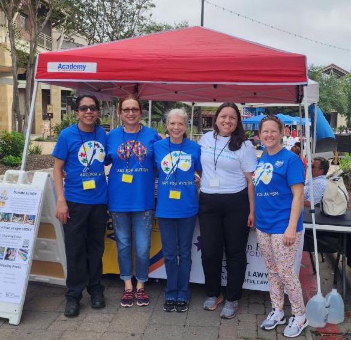 AutismTx's tweet image. We had a great time at the #ArtforAutism event this past Saturday in #SanAntonio! Thank you to Autism Treatment Center &amp;amp; @MindcolorAutism for all your work to make this event great. Also special thanks to Jennifer Warren for donating her proceeds from the event to AST!