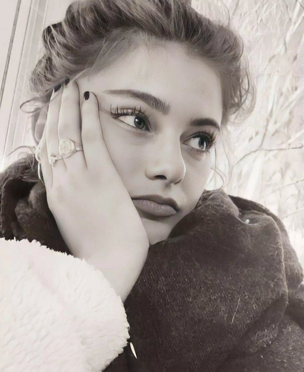 GhzlHms's tweet photo. وأحبّ أن أكونَ أنا بشخصيّتي، بعثراتِي واسلوب حياتِي 🦋🤎
صباحووووووو هالحمصية
#غزل https://t.co/AawIffBhbC