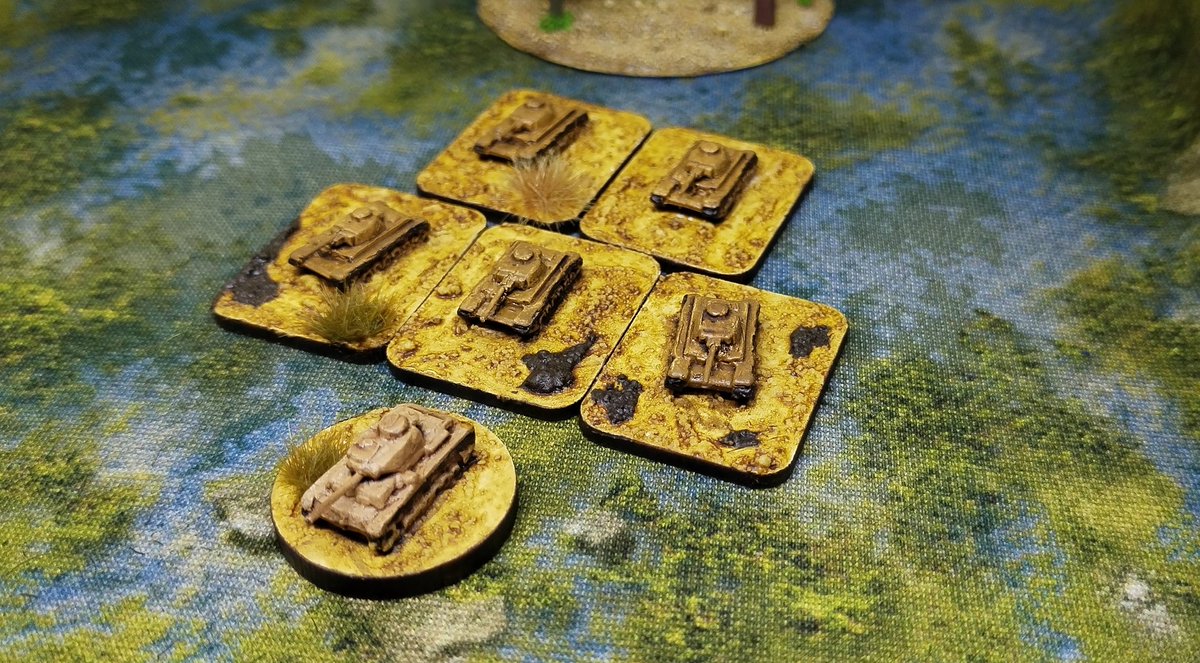 PotanCZ's tweet photo. 6mm Panzer III platoon for North African Battlefiled. 🌴 #Crossfiregame #historicalwargame #paintingminiatures #paintingminiature #warlordgamesboltaction #warlordgames #boltactionminiatures #boltactiongame  #ww2wargames #miniatureswargames #scalemodeltank #flamesofwar #wargames https://t.co/ShTS98srkM