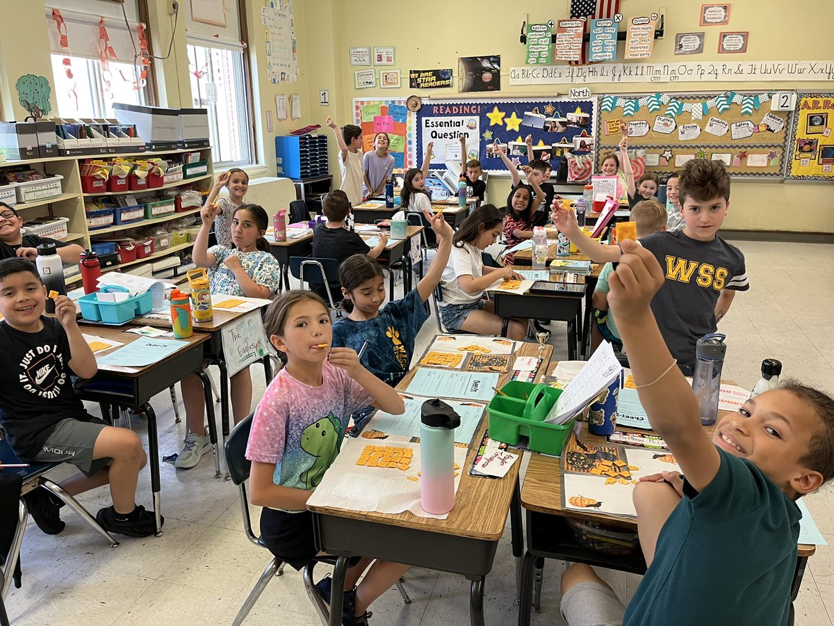 3MiuWSS's tweet photo. There’s nothing cheezy about math! 🧀🤣 The students had fun finding areas/perimeters of rectangles they created using Cheez-Its! Also, it could not have been a more perfect day for a visit to the PTA Plant Sale! ☀️🌻🌷@wsselementary https://t.co/VpaTxe2fws