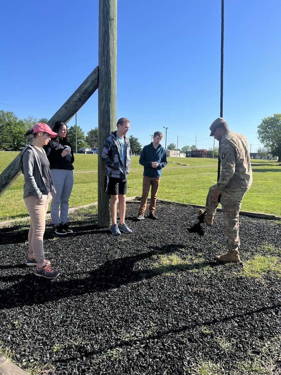 Fort Campbell R2 tweet media