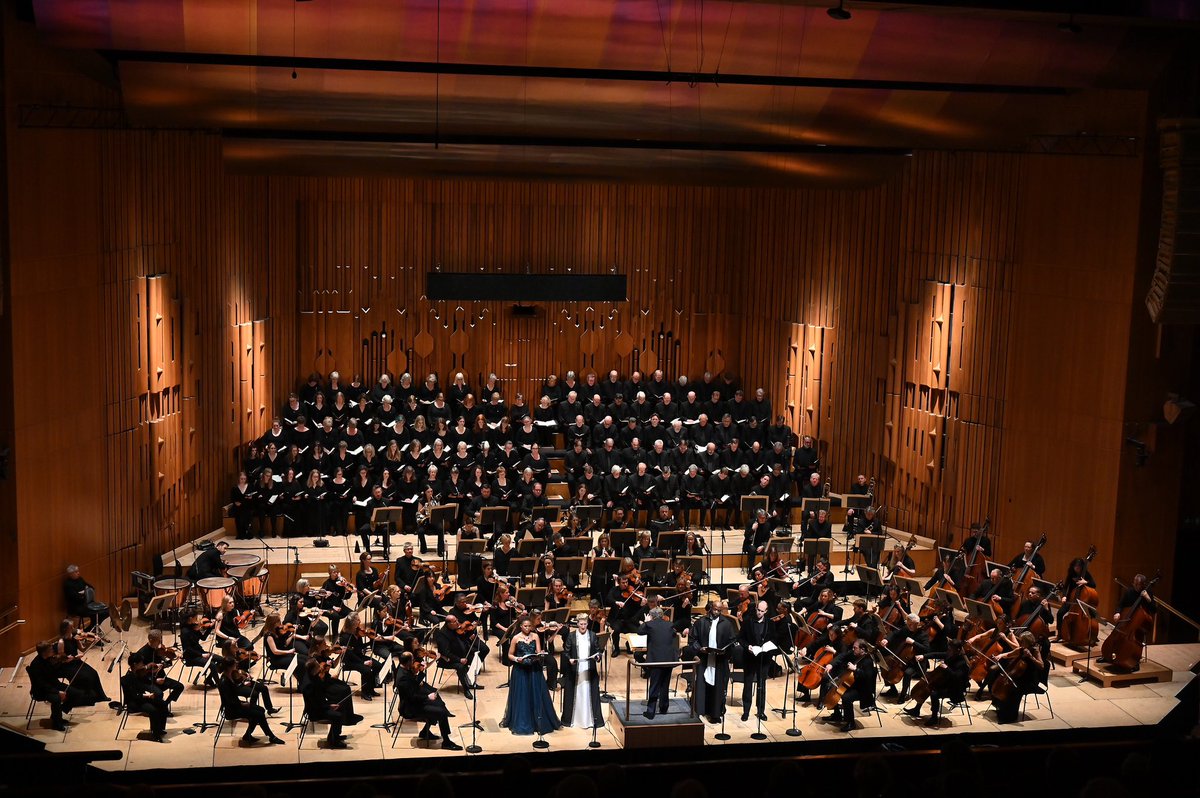 🤩 Thanks to everyone who joined us for Tippett’s Concerto for Double String Orchestra and A Child of Our Time. Conducted by Sir Andrew Davis, with BBC Symphony Chorus, @PumezaSoprano, Dame @spconnolly, Joshua Stewart & @AshleyRiches 👏   Listen @BBCSounds bbc.in/3O0P1WM