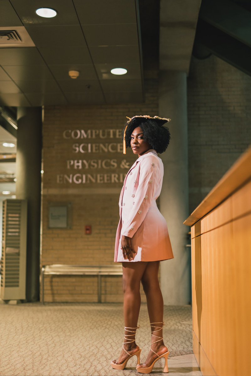 Abryhiaaa's tweet photo. i been the goat, my degree just confirmed that https://t.co/VbQPCxfo1W