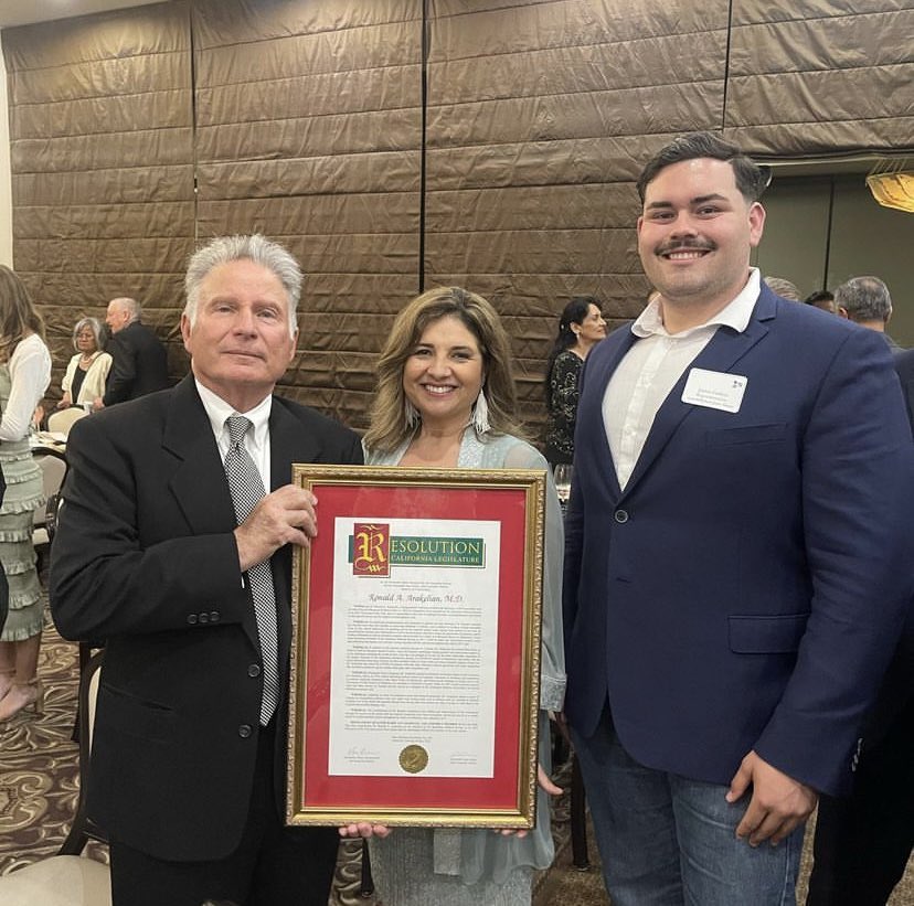 Dr. Ronald Arakelian was truly deserving of the John Darroch Memorial Award on Thursday night at the Annual Dinner Meeting of The Stanislaus Medical Society. Thank you to Assemblymember Alanis for coauthoring a resolution in recognition of Dr. Arakelian. It was a great event!