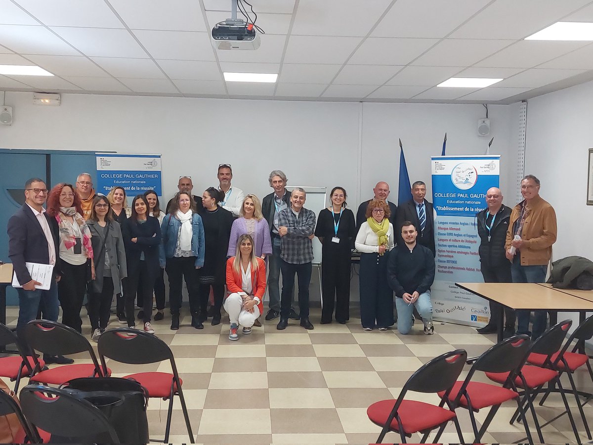 KaciDiha's tweet photo. 2° ORAL BLANC DNB.  
Merci aux enseignants et aux 15 entreprises mobilisées par #FACE84 dans les jurys au profit de 138 élèves bien préparés. Bilan positif : regards croisés, montée en compétences, confiance en soi, persévérance et évaluation positive. @dsden84 @AcAixMarseille https://t.co/J8l2pvkTHZ