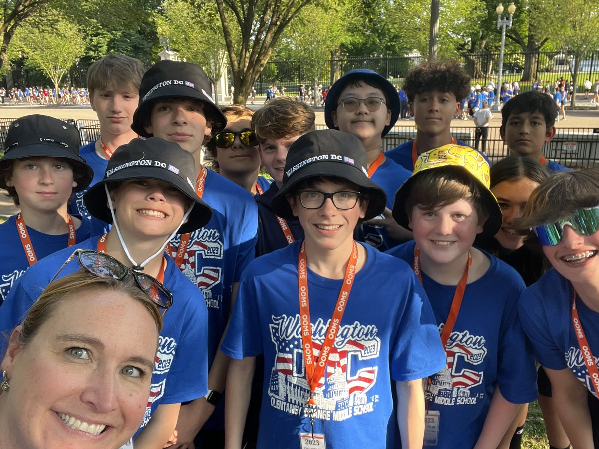 KellySyroka's tweet photo. Bus #4
We had an amazing trip and I want to give a HUGE shout out to Kelli Peterson, Amy Smith, Sean Urbanic, and Ben Weber for bring the BEST chaperones EVER!! The kids were INCREDIBLE and we had SOOO MUCH FUN! 
#bus4istheGOAT
@OOMS_OLSD @OOMSDC https://t.co/U8cczJTrVs
