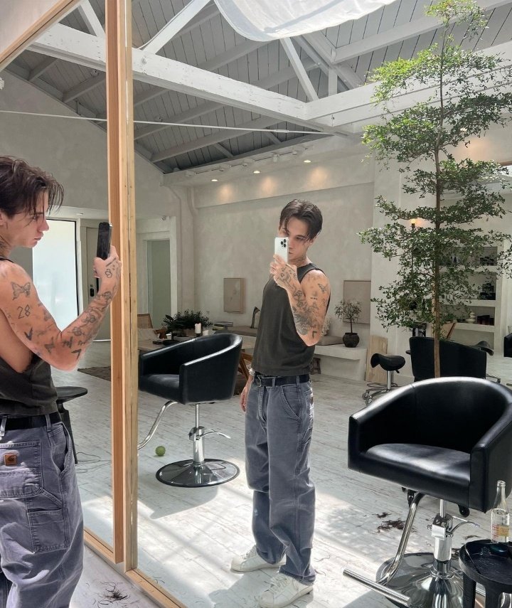 jxdnlover28's tweet image. rip brown hair jaden u will be missed.