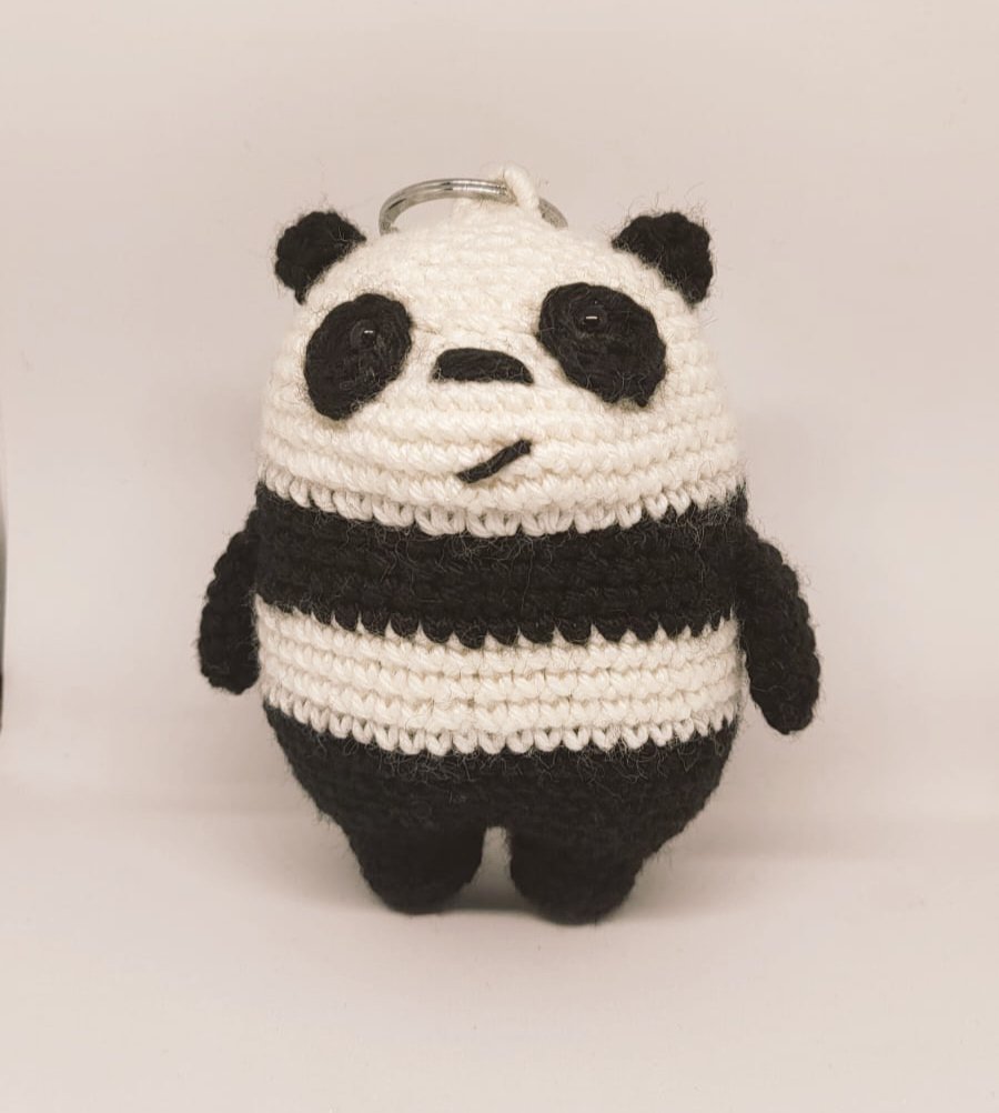 PilgrimMcfly's tweet image. 📢 ¡¡ GENTE DE GUADALAJARA!! 📢

Estaré en su ciudad el 20 y 21 de Mayo en la Conco!!! Espero verlos y  allá  🤭 se pueden ganar uno de estos Pandas edición ultra especial (solo hay 4) hechos por @JocelynJoss o que les firme este dibujazo de @lolo_aburto. @vivelaconco 🤗