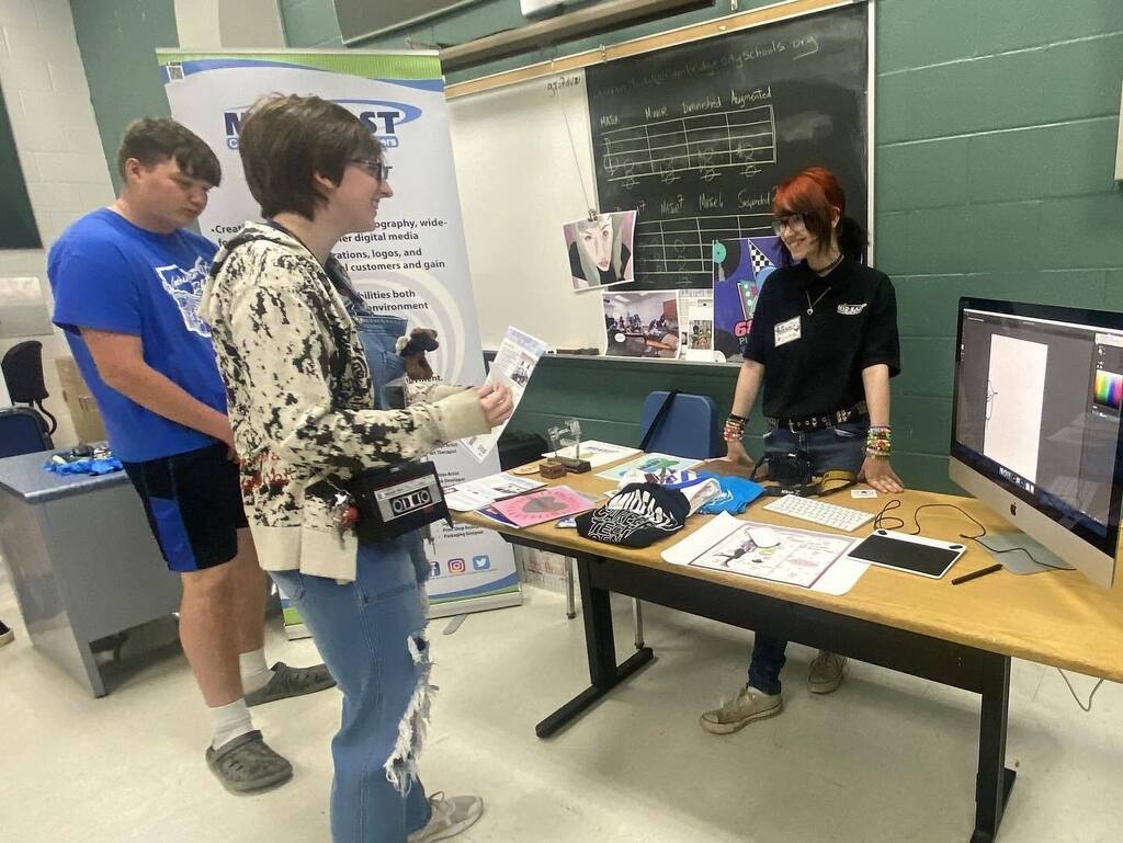 gadmectc's tweet photo. Graphic Art &amp; Design junior Emma Devereux presented to eighth graders at Cambridge Middle School on Tuesday as part of the middle school's Career Day activities.

Mid-East students discussed the skills they learn, the clubs they participate in and the em… https://t.co/TeB3tugiZe https://t.co/prY9wt9x9T
