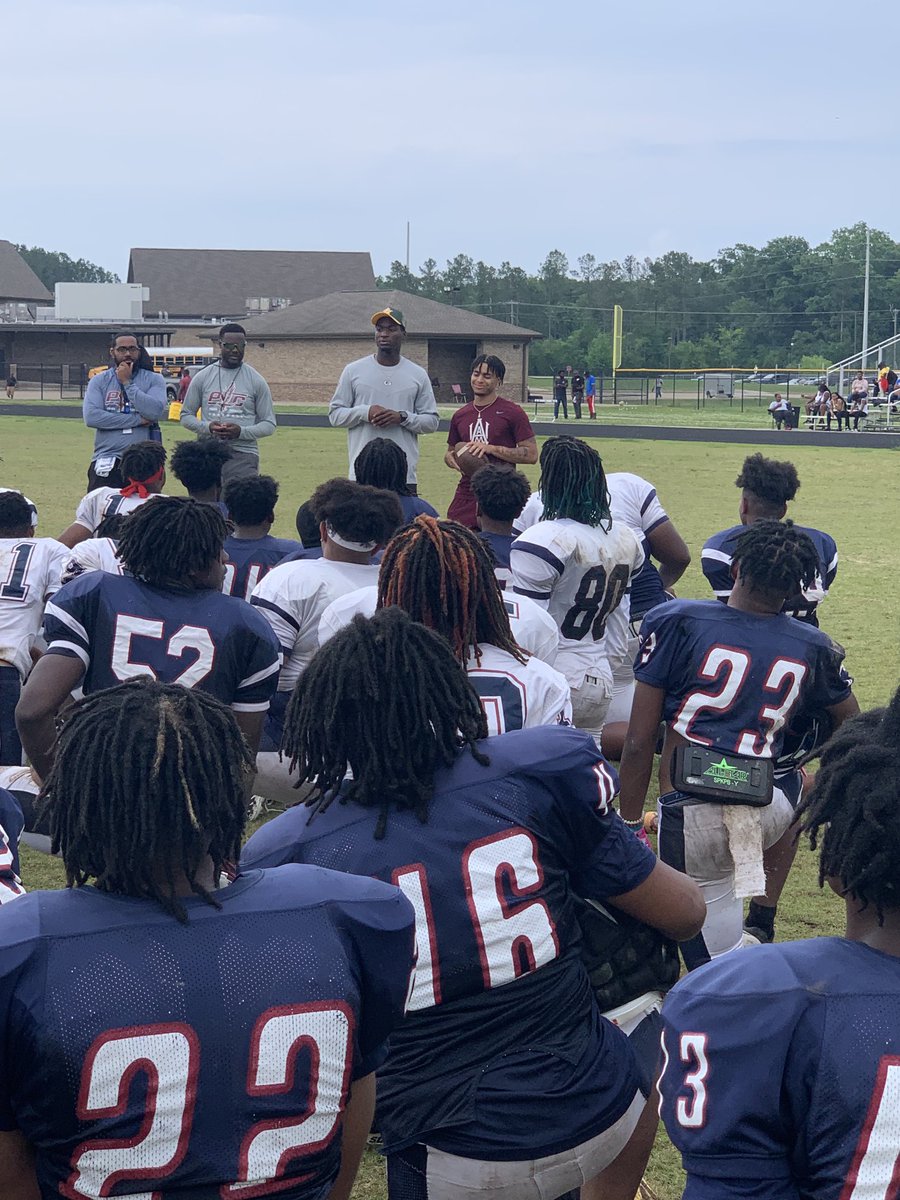 tdlock52's tweet image. Park Crossing Alums Grant Dubose &amp;amp; Marcus Pettway came by to share some knowledge with our Thunderbirds. It is always great when Birds come back to the nest!!#DOMINATEthemoment!!!