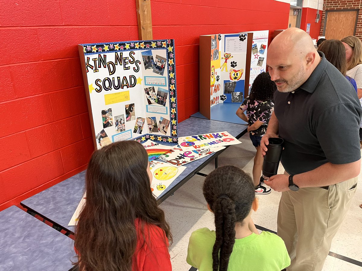MrLeviSmith's tweet photo. @lufflions presented their @TheLeaderinMe action teams to guests at our annual Leadership Day! The passion for service and leadership was evident today! #luffpride #isdstrong https://t.co/7i11VT5Ynr