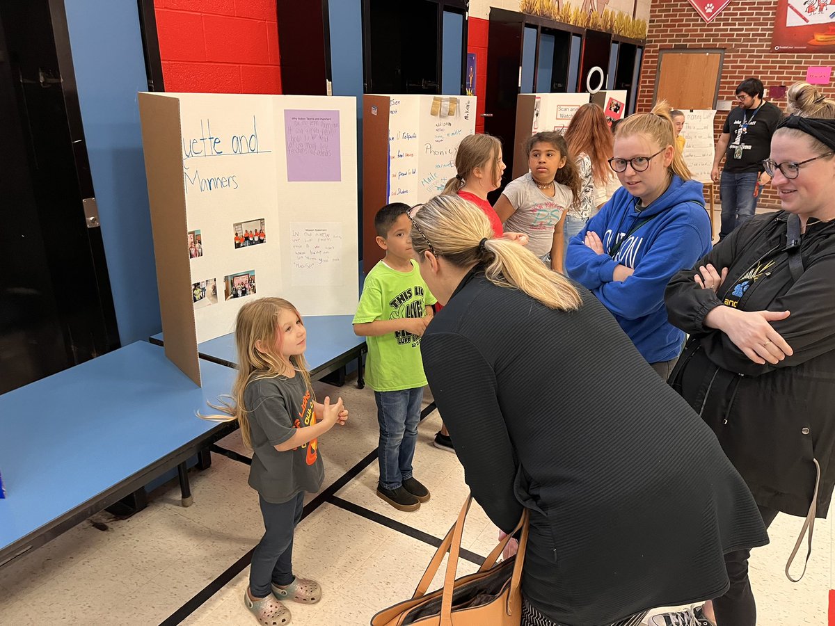 MrLeviSmith's tweet photo. @lufflions presented their @TheLeaderinMe action teams to guests at our annual Leadership Day! The passion for service and leadership was evident today! #luffpride #isdstrong https://t.co/7i11VT5Ynr