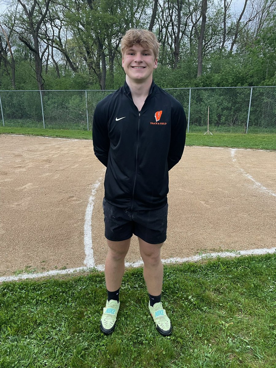 Wesley Briquelet wins the Big 8 Championship in the shot put with a lifetime best 52’2 1/2. It’s the 7th best throw in school history! 💪