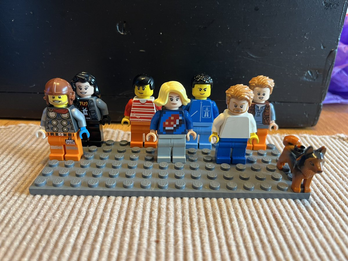 NBuchanan2002's tweet photo. @adamfgoldberg For Mother’s Day my 8 year old made me a Lego Goldberg Family 😀! My boys often refer to me as a Beverly! https://t.co/9ohAU6VolZ