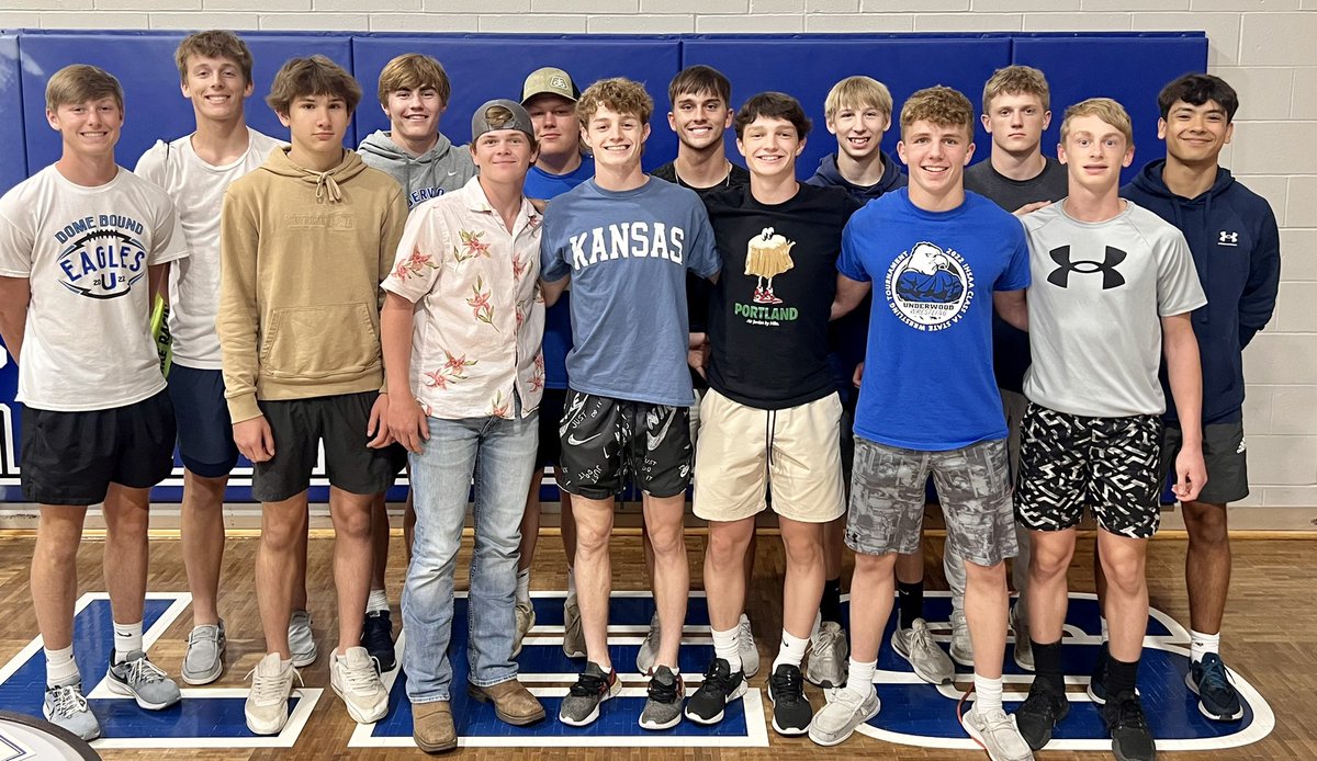 🔵 STATE QUALIFIERS 🔵
Shot Put (x2), Long Jump
100M, 400M Hurdles
Shuttle Hurdle, 4x400, Distance Medley