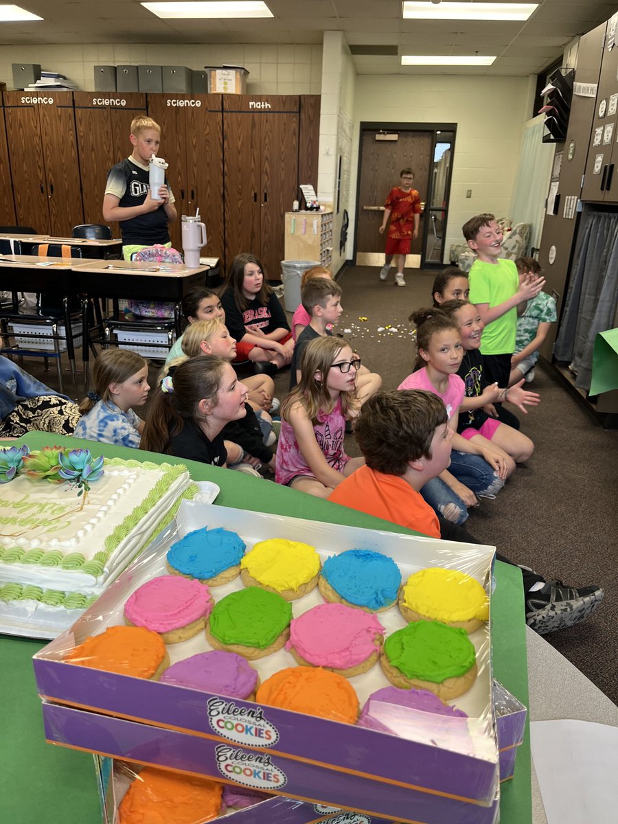 MsPickering01's tweet photo. We showered Miss Pihlgren with love today!! It’s been an honor to grow and learn with her this semester. Next stop: Graduation 👩‍🎓 ⁦@UNOCADRE⁩ you’re getting a good one! 💕 #Proud2bMPS #disneydolphins ⁦@MillardPS⁩ https://t.co/RfUv5Lk5sq
