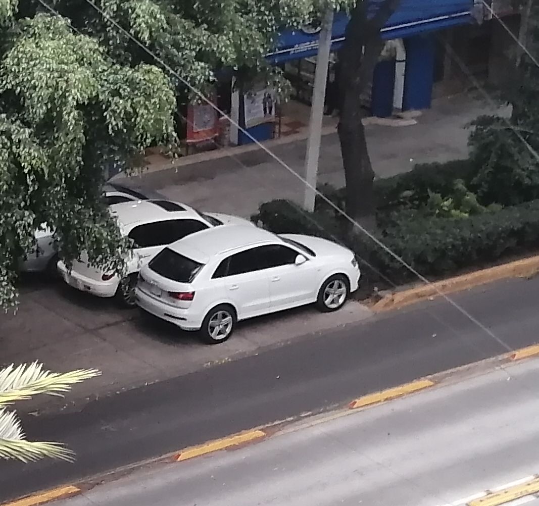 jimmyarq_'s tweet photo. ¿Podrían retirar 3 autos de la banqueta peatonal #TransitoGCDMX de #ZonaVial4? @OVIALCDMX @UCS_GCDMX
4 años sin cumplimiento del #ReglamentoDeTransitoCDMX, que vergüenza.
#AvCuauhtemoc 834 y 841
#EsClaudia #TransitoCDMX #CDMX #MovilidadCDMX #CiudadDeDerechos #OvialCDMX https://t.co/nl4rONY0jh
