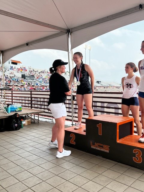 AledoAthletics's tweet photo. Congratulations Taylor Hindman on  her second place finish at State in the pole vault! @AledoTrackField @BearcatsofAledo @coachbbelk https://t.co/LZcUibEDcT