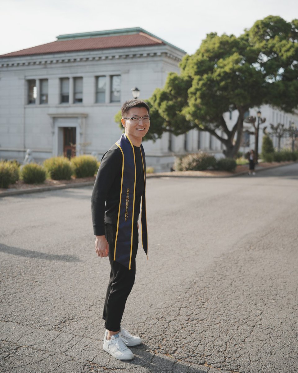 dingtangupenn's tweet photo. Couldn't be more honored to be graduating from @ucberkeley tomorrow 🎓 It has been an amazing time with my class and professors - Go Bears!

#ucberkeley #graduation #berkeley #graduate #gobears #berkeleygraduatestudents #myucberkeley #ucberkeleygrad #california #sanffrancisco https://t.co/5eXaCN69YW