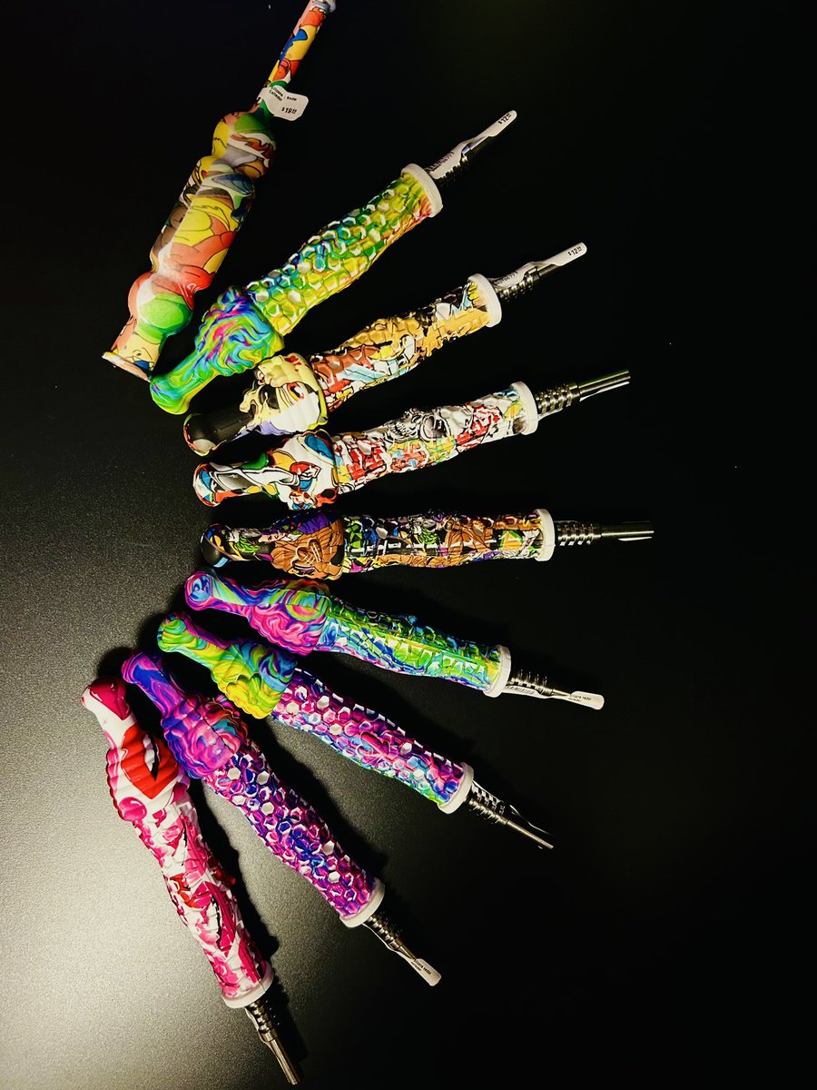 LUXSnC4545's tweet photo. 🍯Wax on Wax off 🍯nectar collectors torches and all the HOTTEST tools at your finger tips when you shop at #luxsmokeandcigar location in the bio!! #nectar #pipes #glass #bongs #rigs #papers #wraps #bangers #tips #pens #bowls #smoker #420community #HappyFriday #friday #premium https://t.co/LP6CJWpTZT