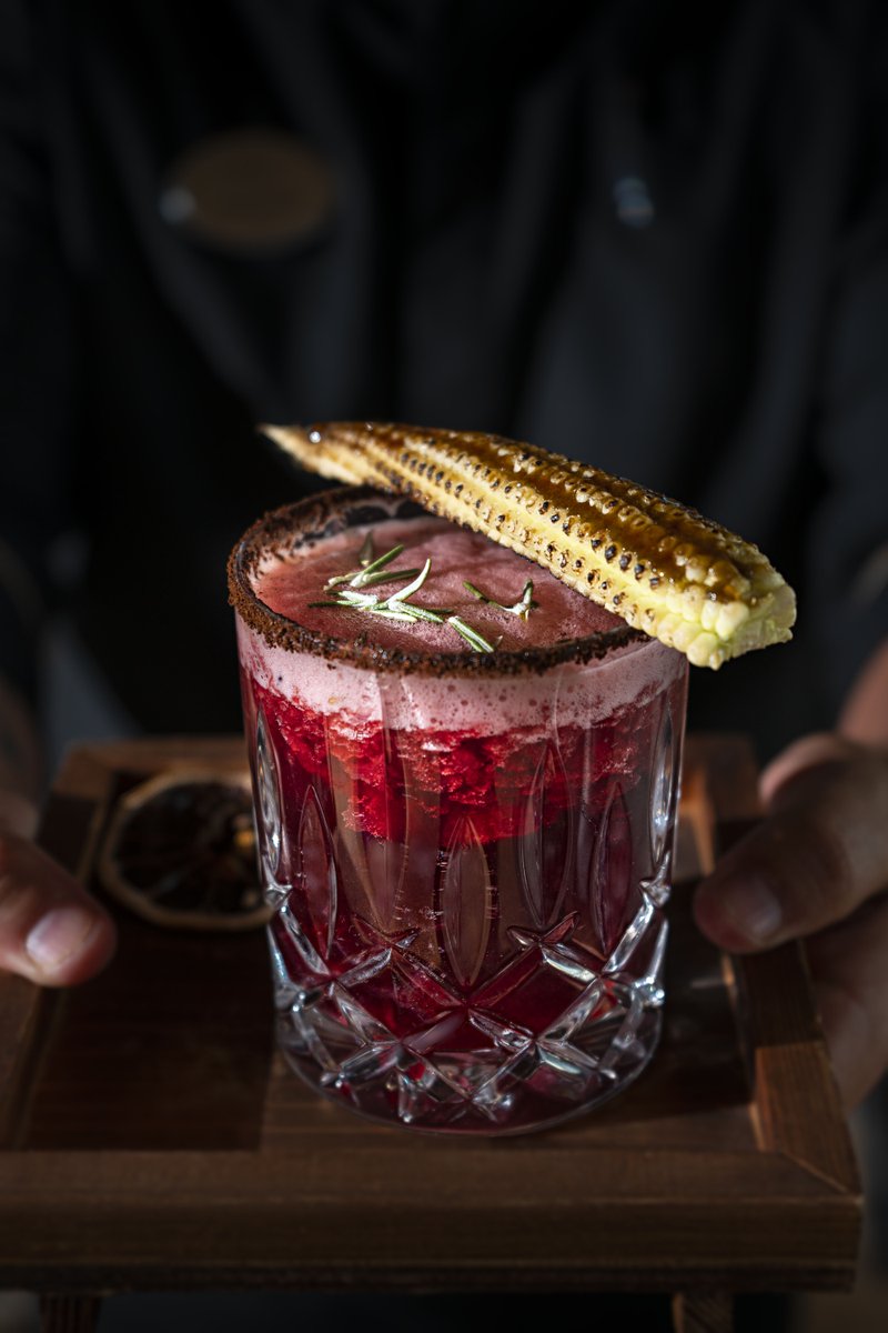 Every cocktail is a work of art, and this perfectly crafted mixed berries drink is the centerpiece!🥃
Only at @larocarestaurant