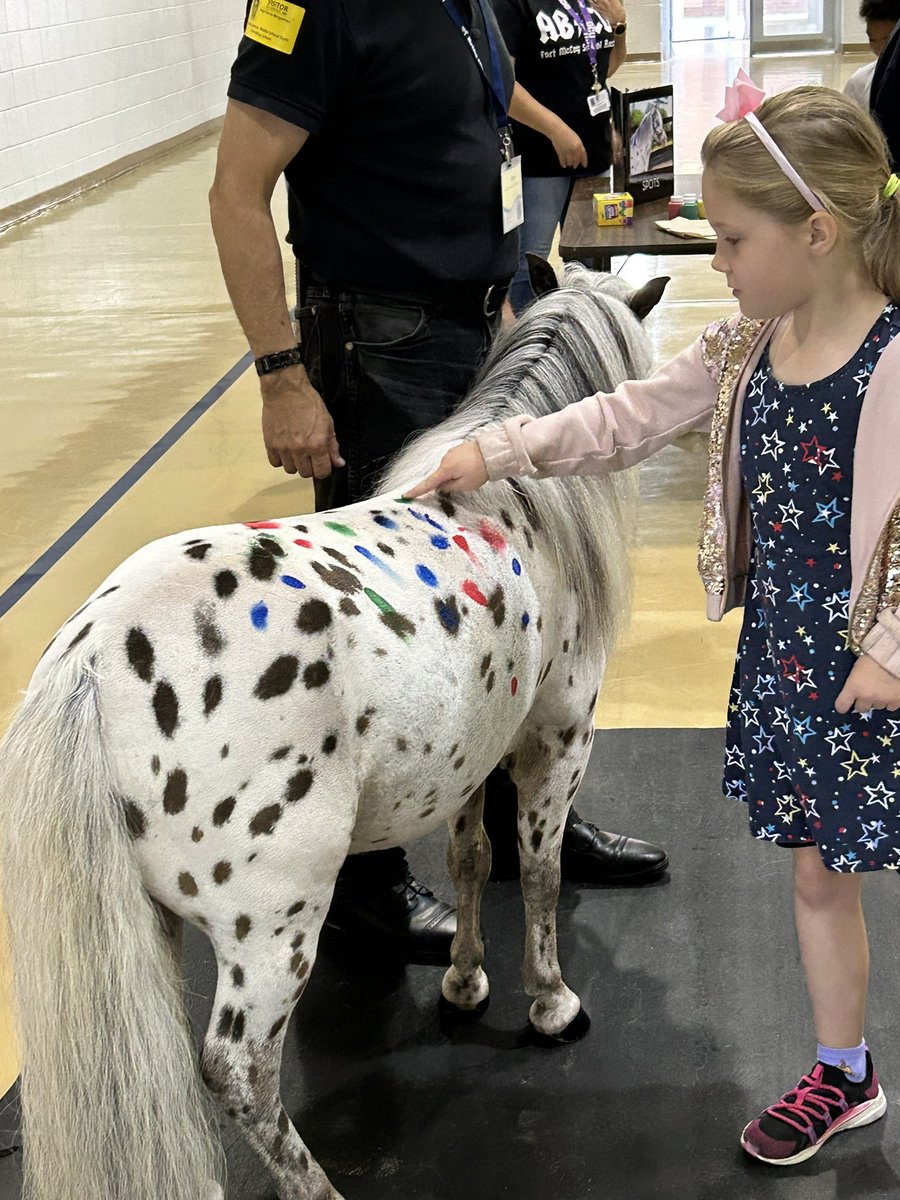 fort_mccoy's tweet photo. Our 1st and 2nd graders learned about kindness today from Circus the horse and the Gentle Carousel team! @MCPS_Elementary @chadefrazier https://t.co/vu4eg2uHyl