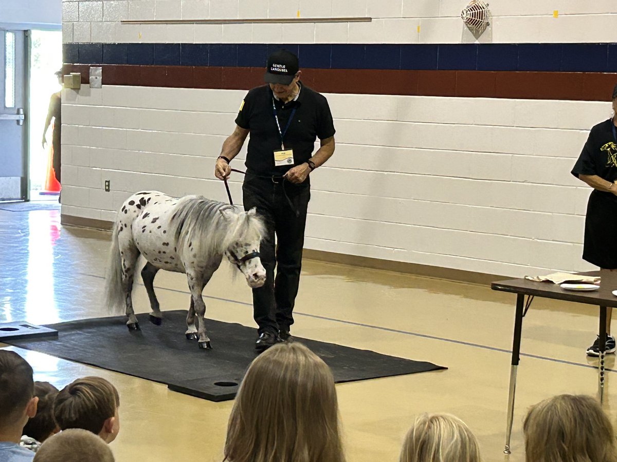 Our 1st and 2nd graders learned about kindness today from Circus the horse and the Gentle Carousel team! <a href="/MCPS_Elementary/">🍎 MCPS Elementary Education</a> <a href="/chadefrazier/">Chad Frazier</a>