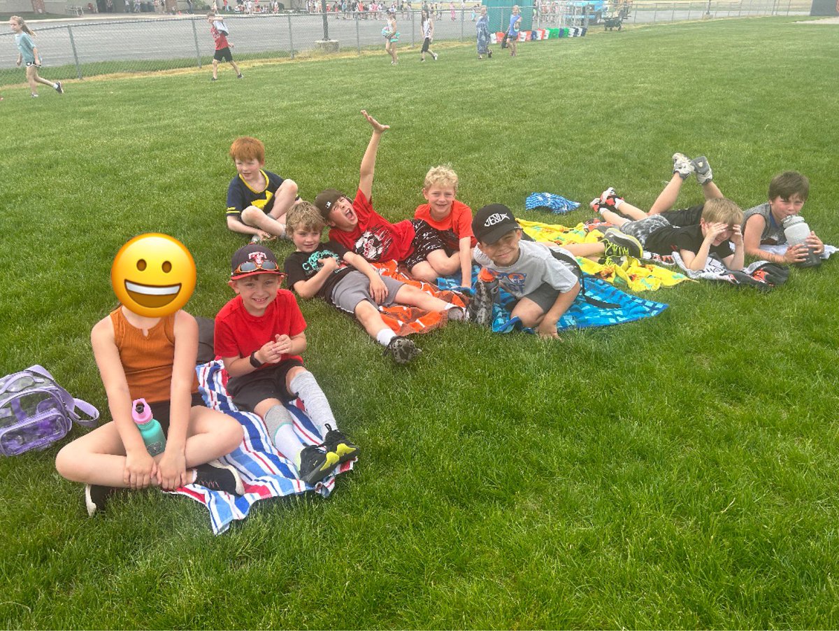 OtsegoGrade2's tweet photo. Field Day Fun! #OtsegoKnights #feehansclass https://t.co/tgRn69bD5n