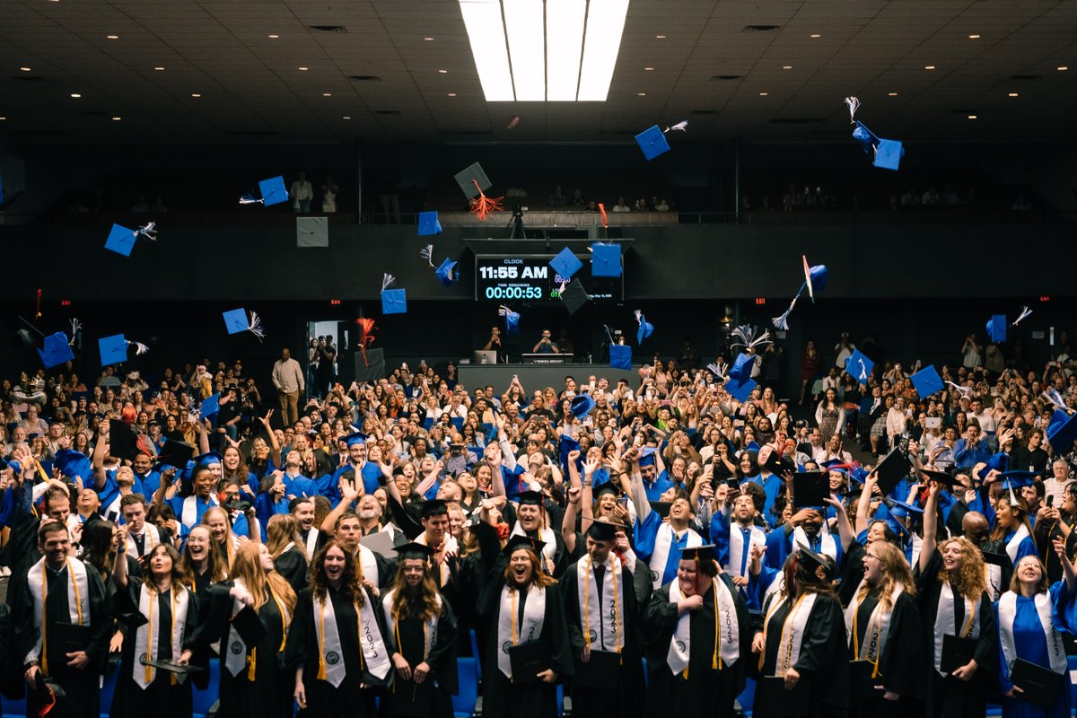 CFNWorship's tweet photo. Congratulations to all the worship major graduates! Your dedication and hard work have paid off, and we are proud to celebrate your achievements. Never forget you always have a home here! 🙌🏼🎶 https://t.co/HIhHz2g6pK