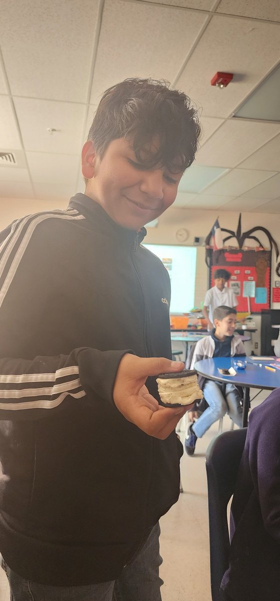 Mandy Porras (@mporras_ehs) on Twitter photo Alfonso has up'd the game and has created the Ultra Oreo. Made of 3 Most stuff fillings, it is a Stuff-lovers dream. <a href="/Oreo/">OREO Cookie</a>
@Hernando_MS
@HernandoMS_AVID @DRuiz_HMS <a href="/JFarfan_HMS/">Jacob Farfan</a> Alfonso has up'd the game and has created the Ultra Oreo. Made of 3 Most stuff fillings, it is a Stuff-lovers dream. <a href="/Oreo/">OREO Cookie</a>
@Hernando_MS
@HernandoMS_AVID @DRuiz_HMS <a href="/JFarfan_HMS/">Jacob Farfan</a>