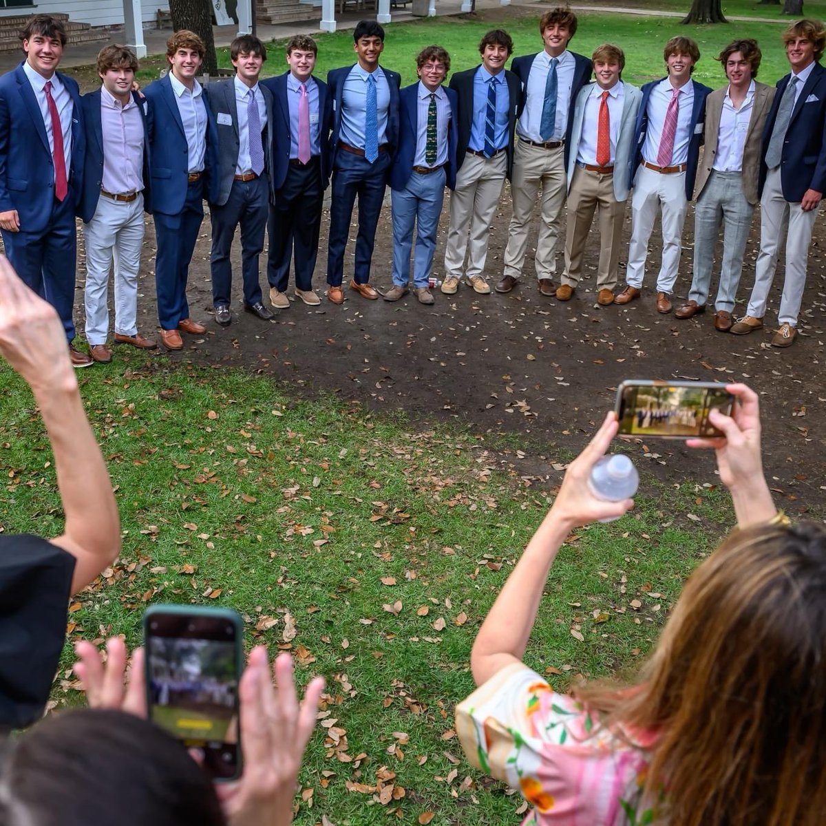 MPCountryDay's tweet photo. On #Thursday evening, @MPCountryDay was alive with excitement as we gathered to honor our beloved #seniors and their families at the annual #SeniorSupper. The #Classof2023 celebrated their achievements, reminisced on cherished memories, and received their yearbooks. It was truly a #night to remember, filled with laughter, tears, and a sense of #pride that permeated throughout the room. We are so proud of our seniors and wish them all the best as they begin a new chapter in their lives. Congratulations, Class of 2023! 🎓❤️💙🦞