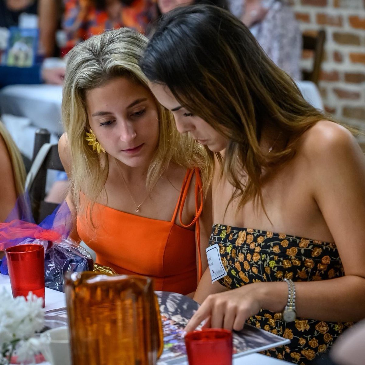 MPCountryDay's tweet photo. On #Thursday evening, @MPCountryDay was alive with excitement as we gathered to honor our beloved #seniors and their families at the annual #SeniorSupper. The #Classof2023 celebrated their achievements, reminisced on cherished memories, and received their yearbooks. It was truly a #night to remember, filled with laughter, tears, and a sense of #pride that permeated throughout the room. We are so proud of our seniors and wish them all the best as they begin a new chapter in their lives. Congratulations, Class of 2023! 🎓❤️💙🦞