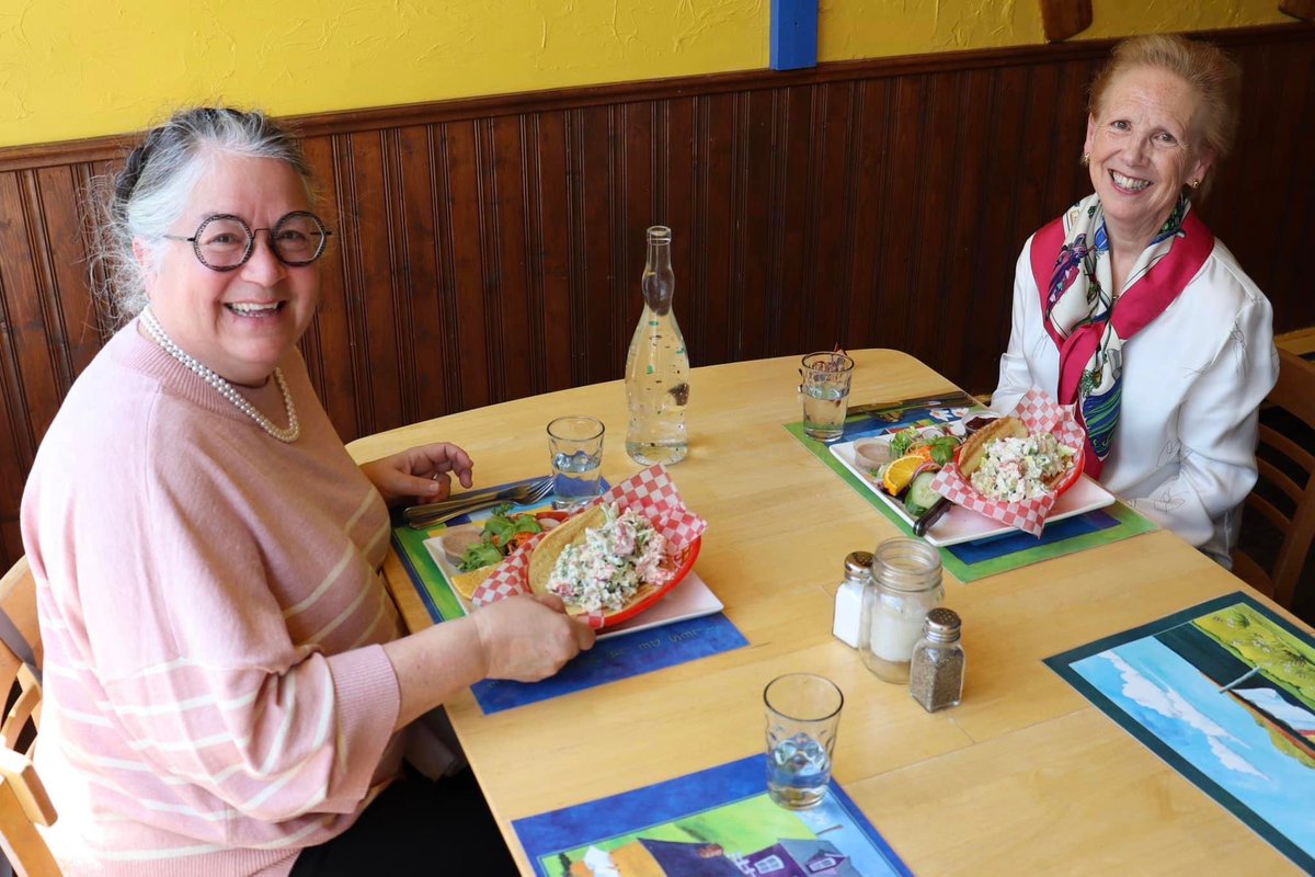 👉 Meeting over lobster rolls with <a href="/hilarypearson20/">Hilary Pearson</a> , co-chair of the Advisory committee on the charitable sector, on how our government can continue to support this important sector.