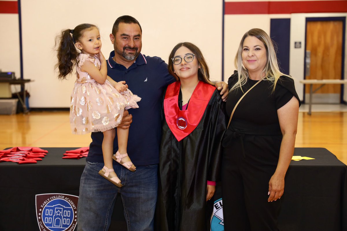 CECA held their annual Stole Ceremony today.
Students who received their stole will be graduating with an Associates Degree at tonight’s EPCC graduation at the Don Haskins Center.

Way to make our district proud!
smugmug.com/gallery/n-W5qj…