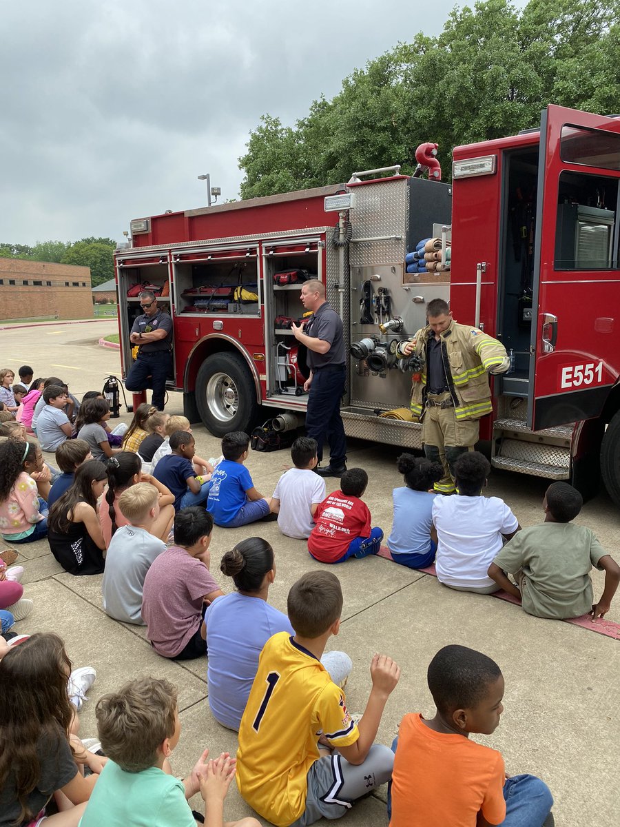 BCEMrsPerry's tweet image. #Careerday at The Creek today! We’re so blessed to have such amazing parents representing our diverse community and careers! #teambce #GCISD