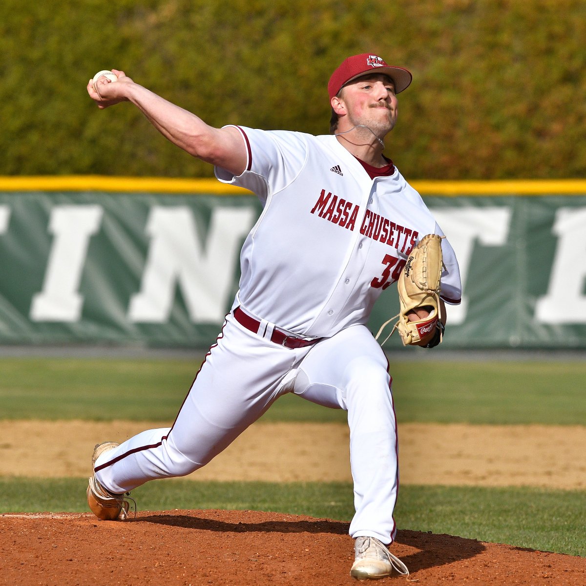 A 9️⃣-3️⃣ victory over Fordham ✅
Four Minutemen with multi-hit efforts ✅
Home run #️⃣1️⃣1️⃣ for <a href="/Ntichy22/">Nolan Tichy</a> ✅
Career high 6️⃣ innings pitched for <a href="/sbelliveau24/">Sam Belliveau</a> ✅
First collegiate save for <a href="/realrennlints/">Renn Lints</a> ✅

We'd say today was a good day! 😁

📰 bit.ly/44XROWA

#Flagship 🚩