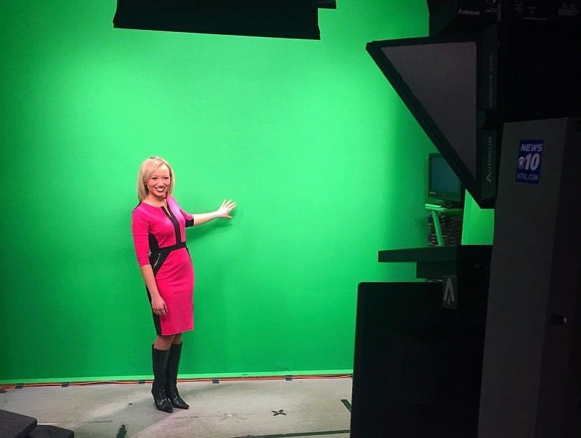 Liz McGiffin ☈ tweet media