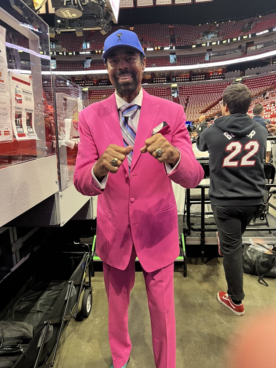 Ian Begley tweet media