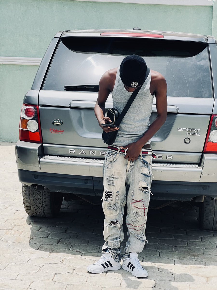Drizzy307375241's tweet photo. Allow me chop my potato
Whether I wash am, whether I cut am
whether I boil my potato
That is how I like my potassium @Omah_Lay #trend https://t.co/Pf8MKe0bVn
