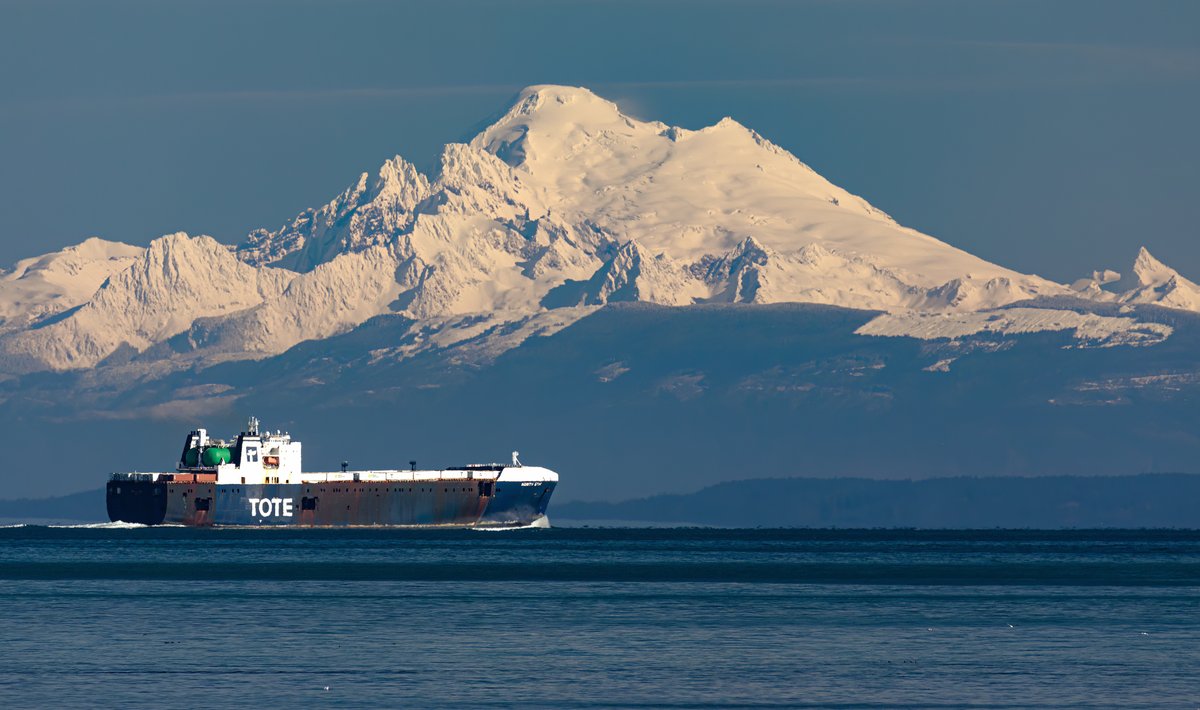 TOTE_Maritime's tweet photo. Thank you to retired U.S. Coast Guard CWO Michael McNerney for this fantastic shot of MV North Star passing by Mt. Baker! It's always a treat to see the ORCAs in action, serving the communities of Alaska.
#shipsandshipping #AlaskaShipping https://t.co/Zqb3QSNcqQ