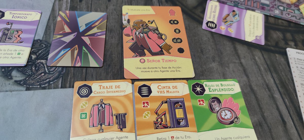 CooplandEs's tweet photo. ¡Gran tarde noche con partiditas a #TransitoAereo y #ElBucle de @Asmodee_Spain en @el_dado_runico! https://t.co/FaO2l9oAyA