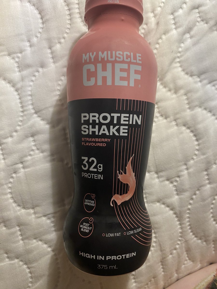 marchrexic's tweet photo. I THINK I JUST FOUND THE BEST PROTEIN SHAKE???!? https://t.co/8d7LyRakFZ