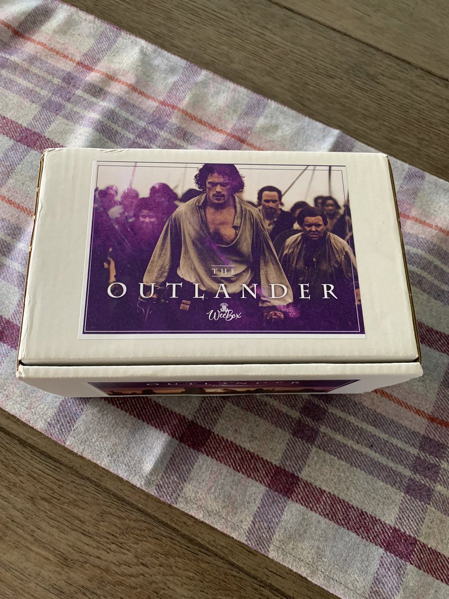 My May @insideWeeBox has arrived here in Idaho, USA and what a delight it was to see @SamHeughan on the box! #wheresweebox @Outlander_STARZ #outlander