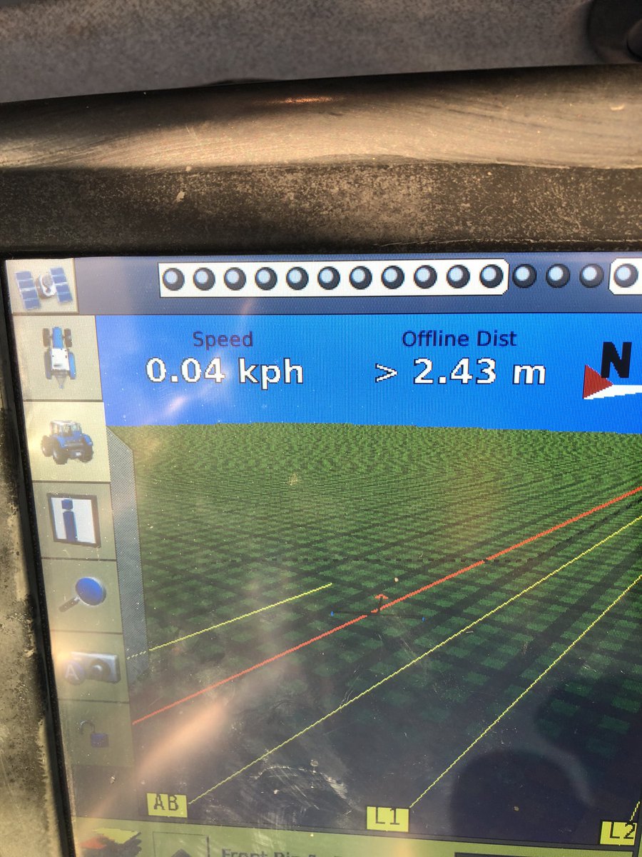PJScoff's tweet image. Can any Trimble GPS experts help here.. can’t get x-fill to work, if we lose our tower for a minute it goes just into float.
Settings are same as Pro700 &amp;amp; that works fine. Used to be a little ((X)) in top left corner but it’s disappeared 🤷‍♂️