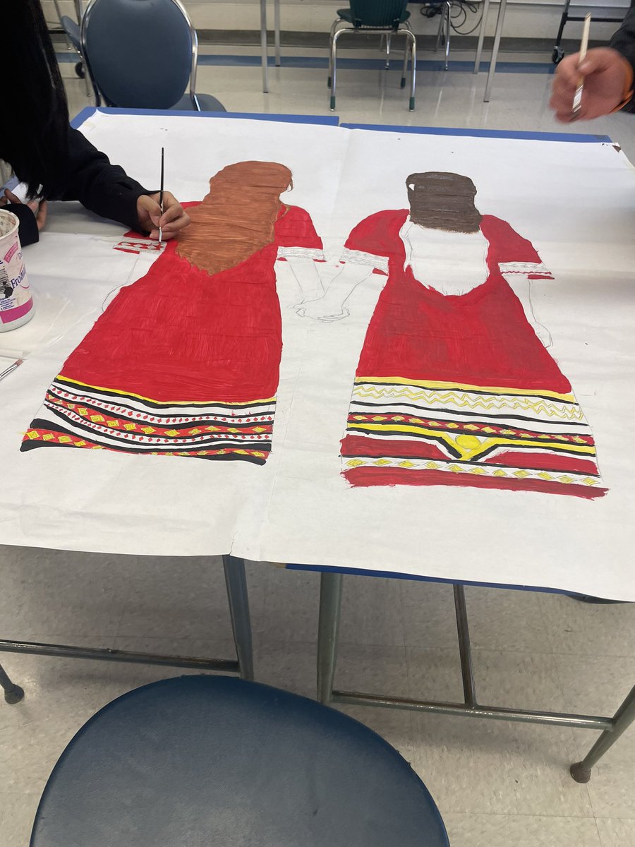 LauraBlender1's tweet photo. Just wanted to share some beautiful art made by my visual art 10 class. 
These students are amazing talented and extremely passionate. 
I wanted them to relate to women and girls who matter to us.
These beautiful women work at our school. #MMIW #GSSD204 #KCI https://t.co/im0EGkAsiT
