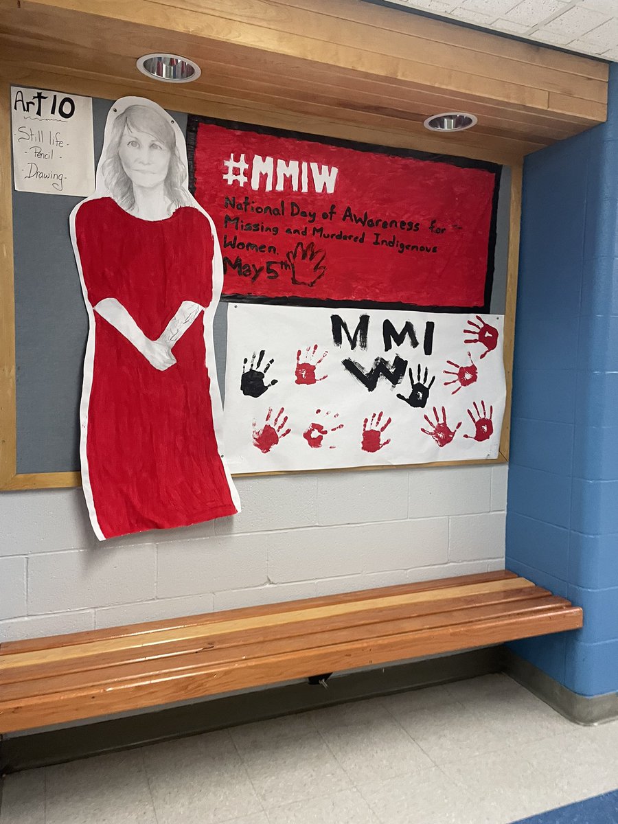 LauraBlender1's tweet photo. Just wanted to share some beautiful art made by my visual art 10 class. 
These students are amazing talented and extremely passionate. 
I wanted them to relate to women and girls who matter to us.
These beautiful women work at our school. #MMIW #GSSD204 #KCI https://t.co/im0EGkAsiT