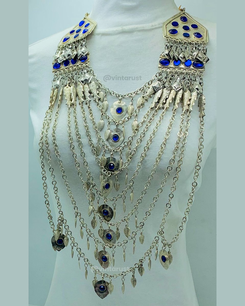 Silver Multilayers Long Bib Necklace.

Shop Now:
buff.ly/44TJTtz

#bibnecklace #tribaljewelry #vintageinspired #multilayernecklace #blueglassstones #fishmotifs #handmadejewelry #vintarust #uniquefashion #jewelrycollection #shopsmall #jewelryfinds #statementpiece