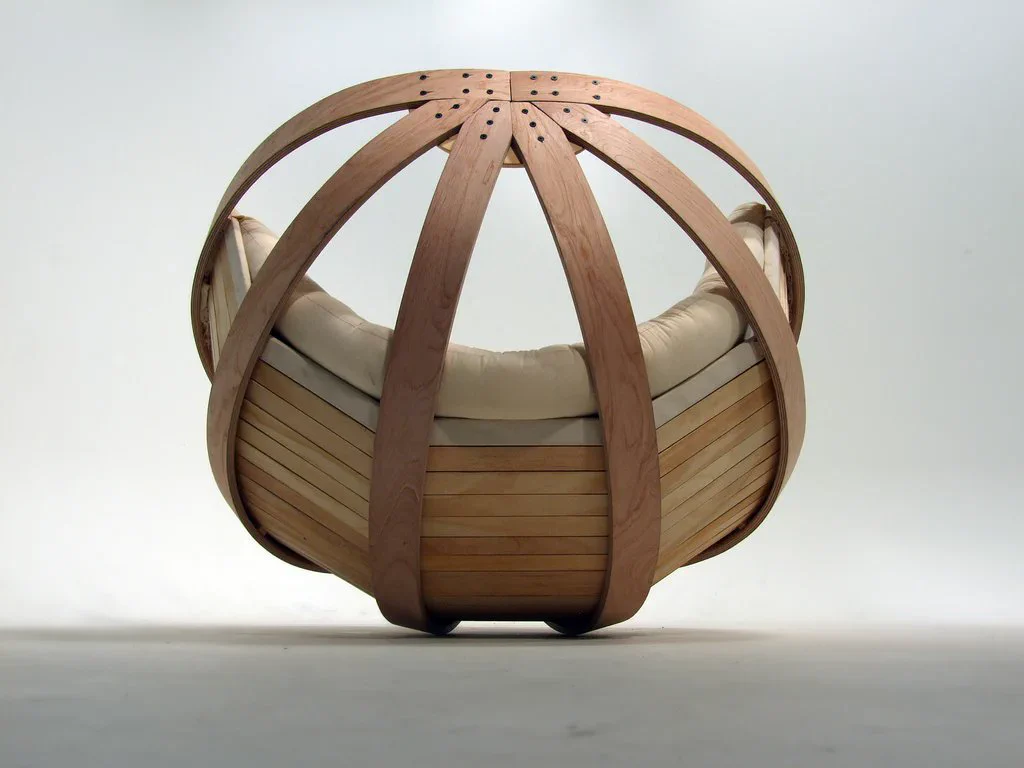 鳥の巣ソファ「Cradle」が人をダメにすると話題に！ 大人のためのゆりかご